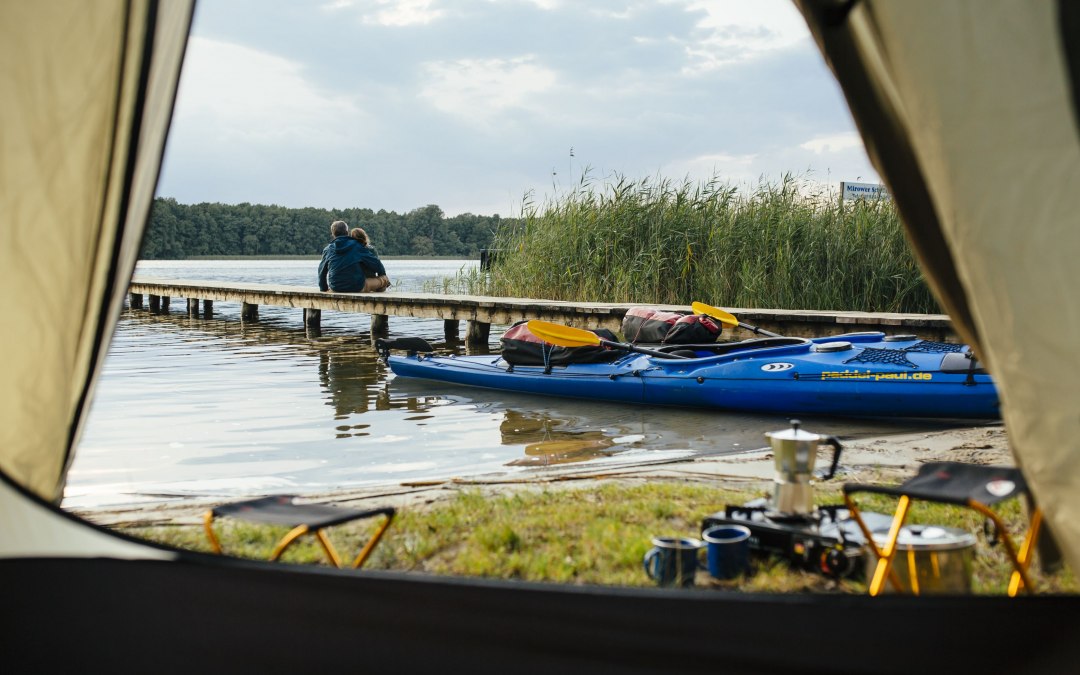 Eine Verschnaufpause nach einem Tag auf dem Wasser lässt sich am Besten auf einem der vielen  Wasserwanderrastplätze verbringen, © TMV/Roth