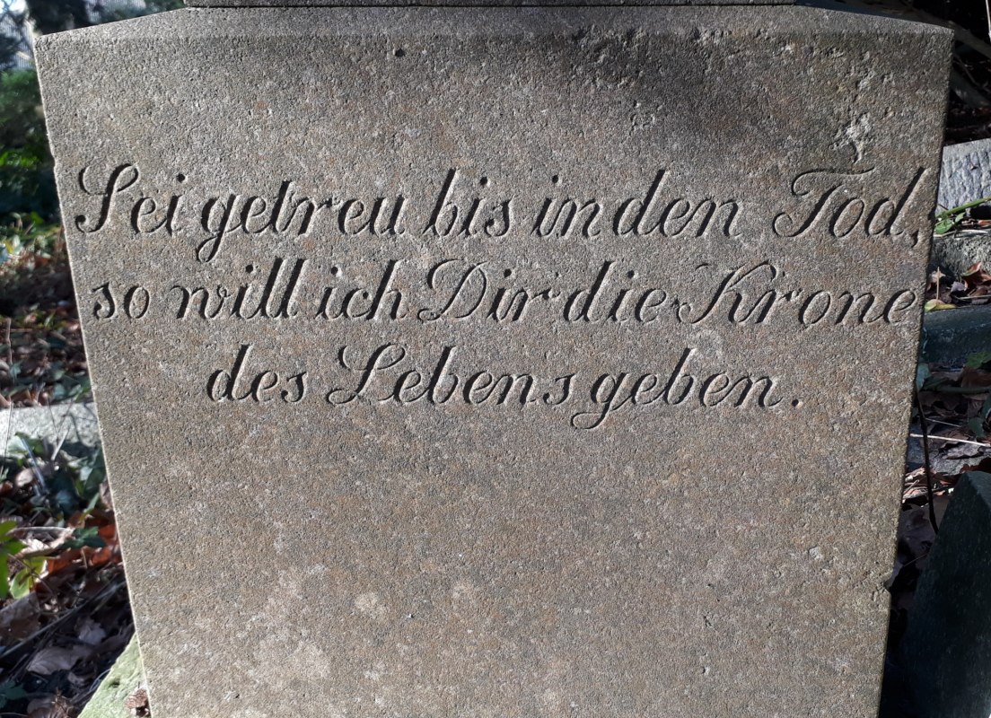 Grabinschrift St.-Jürgen-Friedhof // © Angela Pfennig Grabinschrift St.-Jürgen-Friedhof // © Angela Pfennig