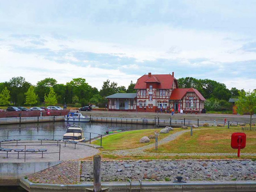 Biberfloss auf der Peene, © Biberfloss