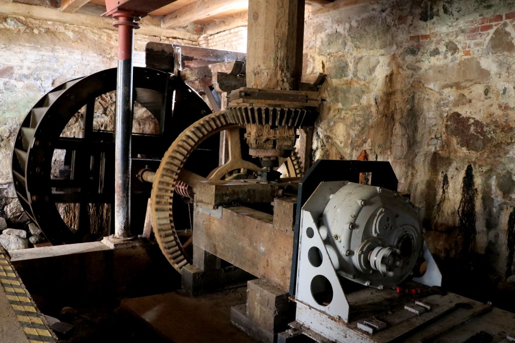 Wasserrad und Königswelle, © Oskar Gladis, Verein Wassermühle Hanshagen