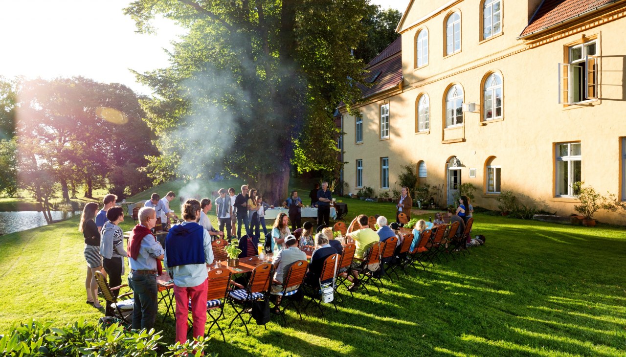 Eten met vrienden, &copy; Thomas Roetting / Sylvia Pollex