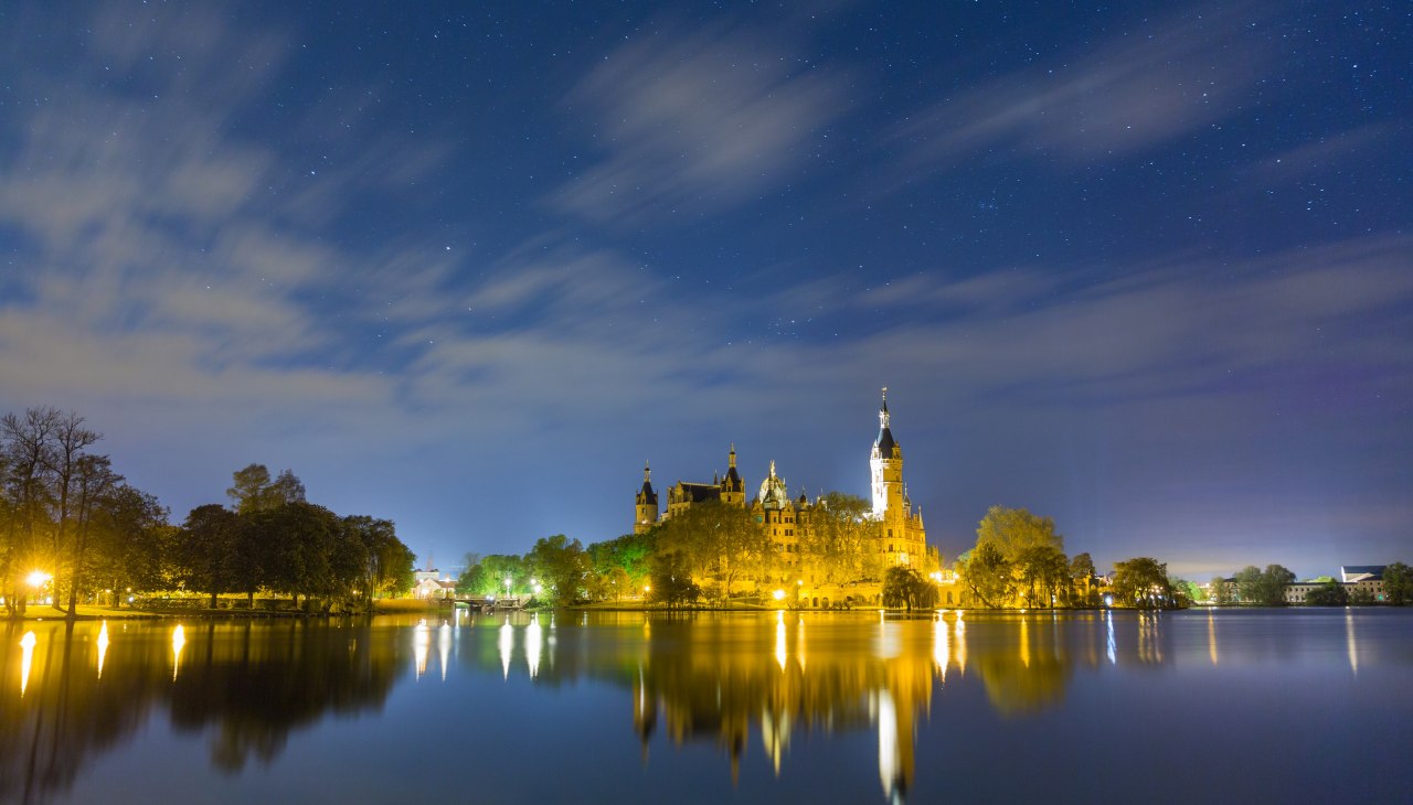 Schloss Schwerin bei Nacht, © Oliver Borchert