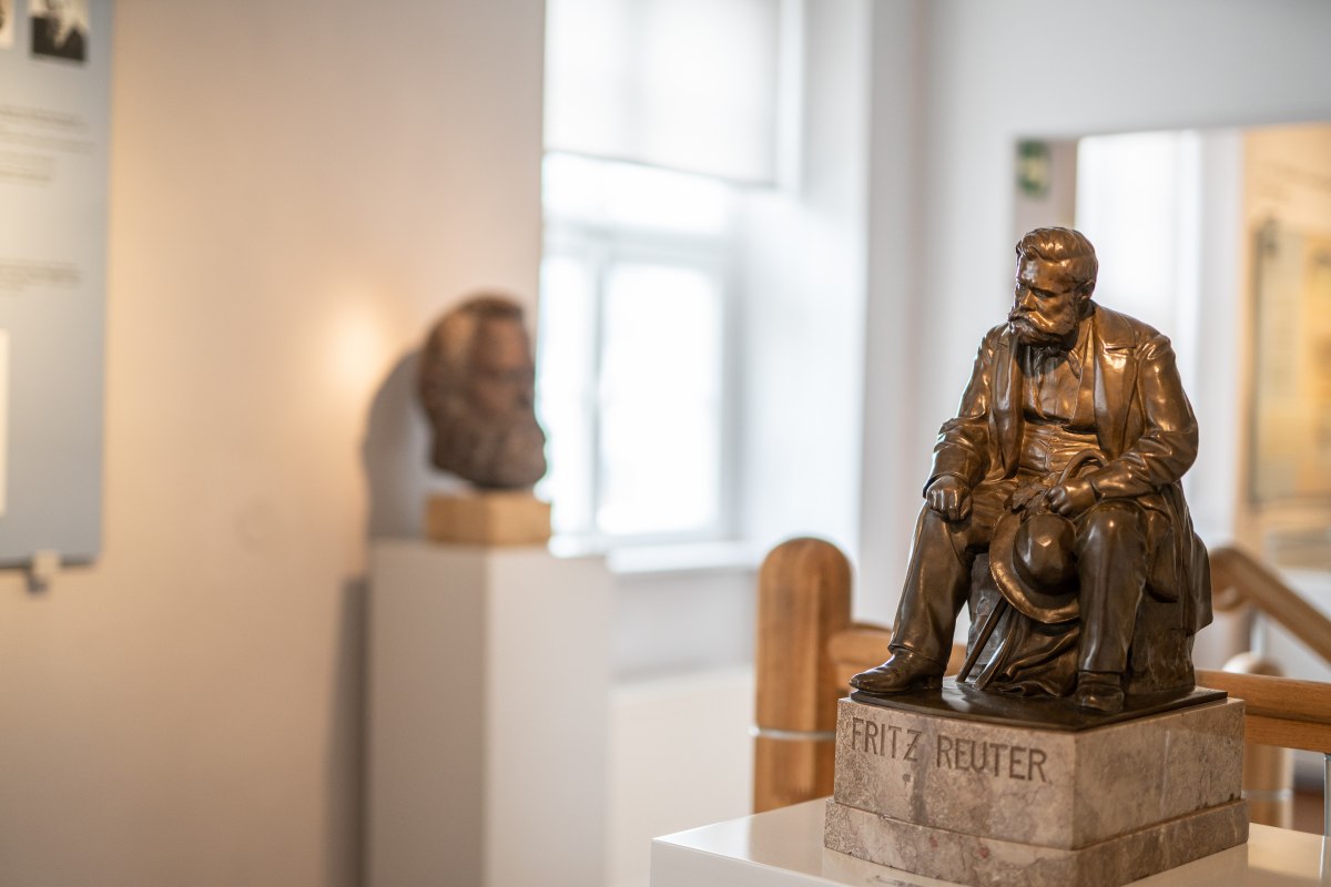 Figur des Schriftstellers // © Tobias Kramer Figur des Schriftstellers // © Tobias Kramer