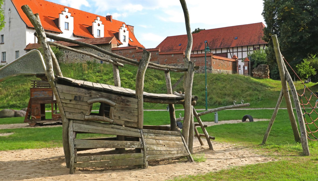 Spielplatz an der Burg Wesenberg_3, &copy; TMV/Gohlke