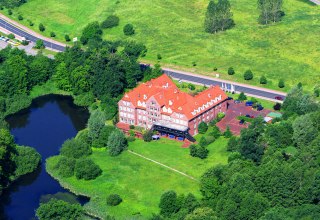 Luchtfoto van het hotel // &copy; The Royal Inn Park Hotel Fasanerie