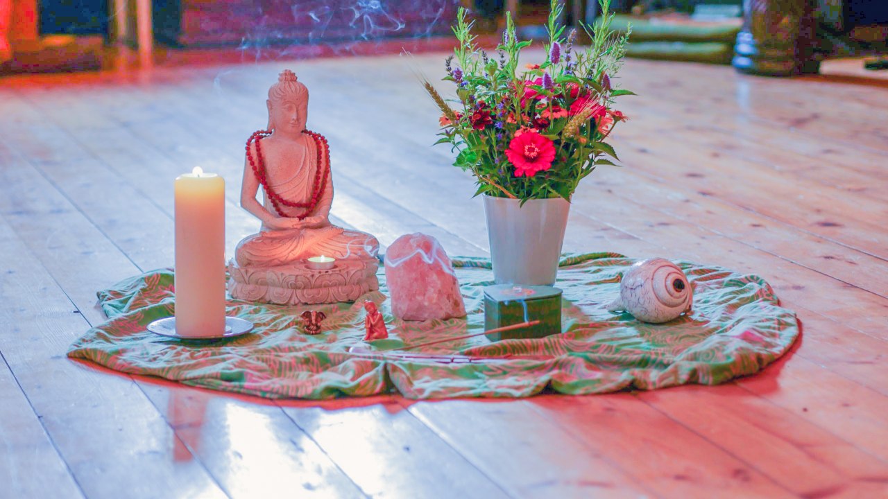 Mantra zangcirkel & meditatie // &copy; Ralf Kr&auml;mer