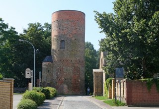 der historische Pulverturm aus dem 15. Jahrhundert // &copy; Sabrina Wittkopf-Schade