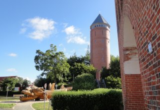 Ansicht zum Wasserturm Grimmen - Sitz der Toursitinformation, &copy; Angelika Michaelis