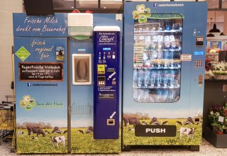 Milchautomat EDEKA Groth // &copy; Van der Ham Bollewick