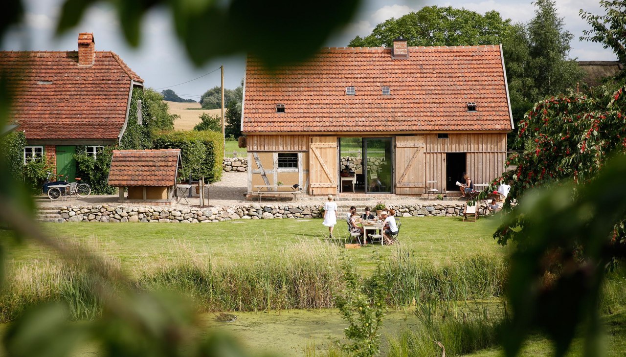 Blick von der Schafskoppel auf die Scheune, © Hauke Dressler Blick von der Schafskoppel auf die Scheune, © Hauke Dressler