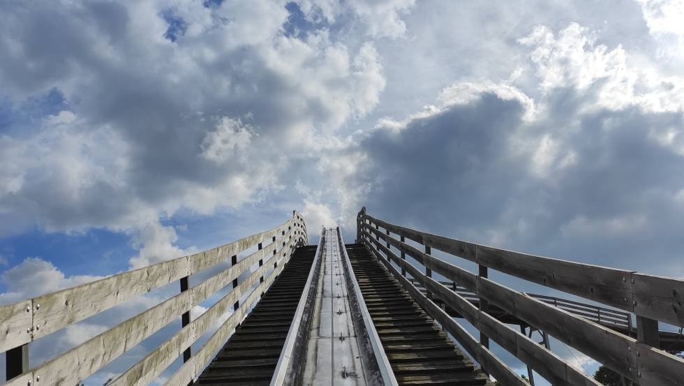 Blick in die Wolken von der Sommerrodelbahn in Bad Doberan // &copy; Kristina Dirkner