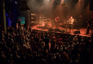 Volle Halle bei der Konzertnacht während des Studio am See 2025. // © Simon Voigt Volle Halle bei der Konzertnacht während des Studio am See 2025. // © Simon Voigt