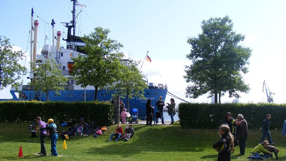 Kinderen blazen stoom af in de wei // &copy; LIKEDEELER e.V.