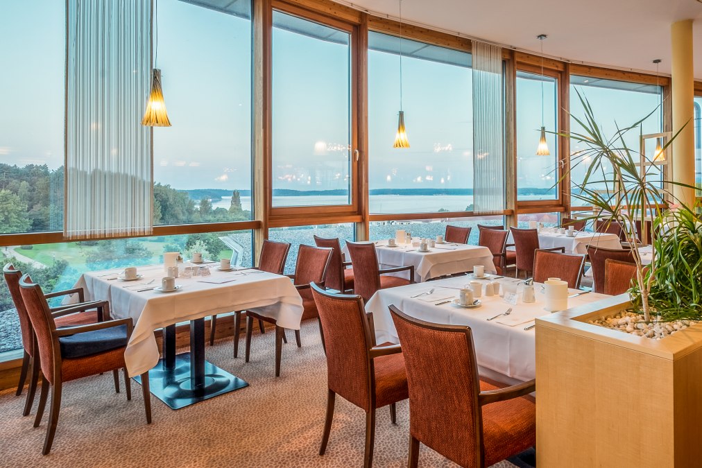 Panoramarestaurant mit Blick auf die Müritz, © Kurzentrum Waren (Müritz) Panoramarestaurant mit Blick auf die Müritz, © Kurzentrum Waren (Müritz)