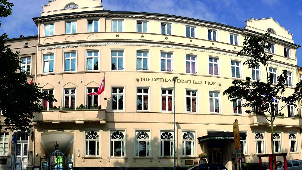 Hotel Au&szlig;enansicht // &copy; Martina Lux-Grella