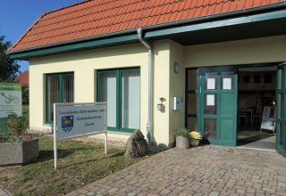 Toeristisch informatie- en gemeenschapscentrum Zierow // © Touristisches Informations- und Gemeindezentrum Zierow Toeristisch informatie- en gemeenschapscentrum Zierow // © Touristisches Informations- und Gemeindezentrum Zierow