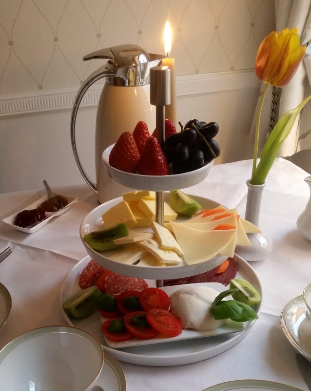 Ontbijt in het Waldhus... regionaal, biologisch, vers // &copy; Steffen Tepasse