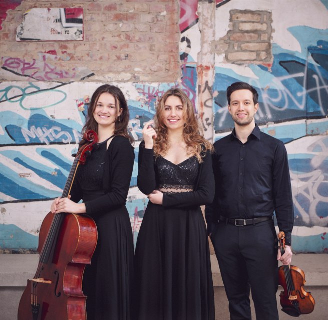Roman Tulchynsky - Violine,
Marei Schibilsky - Violoncello,
Julia Stephan - Klavier, © Clara Evens
