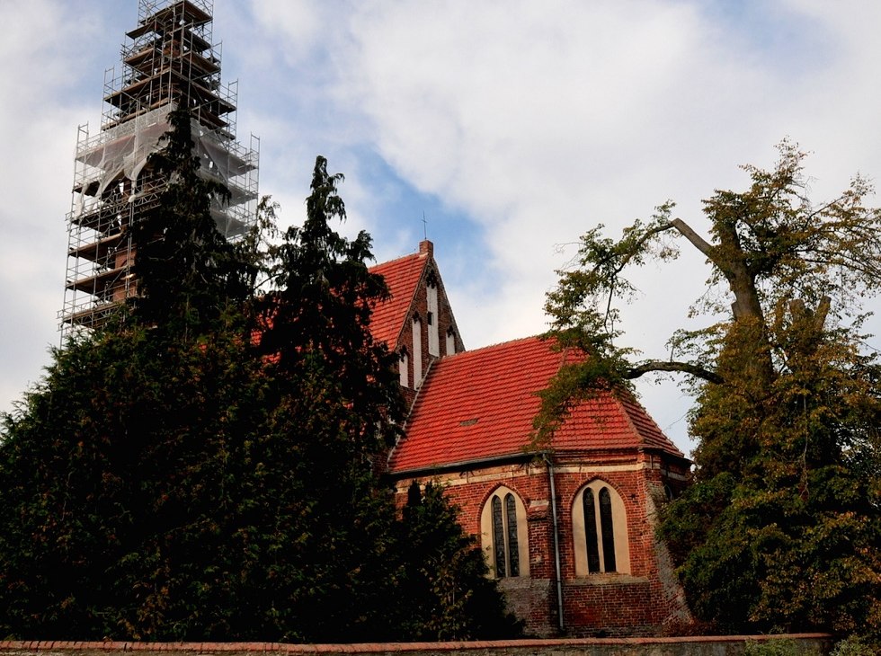Kirche Kasnevitz (derzeit in der Rekonstruktion), © Tourismuszentrale Rügen