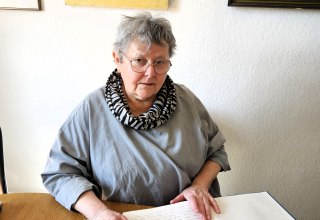 Gerlinde Zimmermann erz&auml;hlt die Lebensgeschichte ihrer Mutter Anna Illner // &copy; Sandra Harnack
