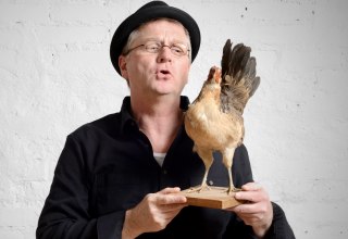 "Lyrik mit Nebenwirkung &ndash; Lachen nicht ausgeschlossen" &ndash; Lyrischer Streifzug mit Hagen M&ouml;ckel am 5. Juni 2026 im Literaturhaus "Uwe Johnson". // &copy; Karin B&ouml;hme