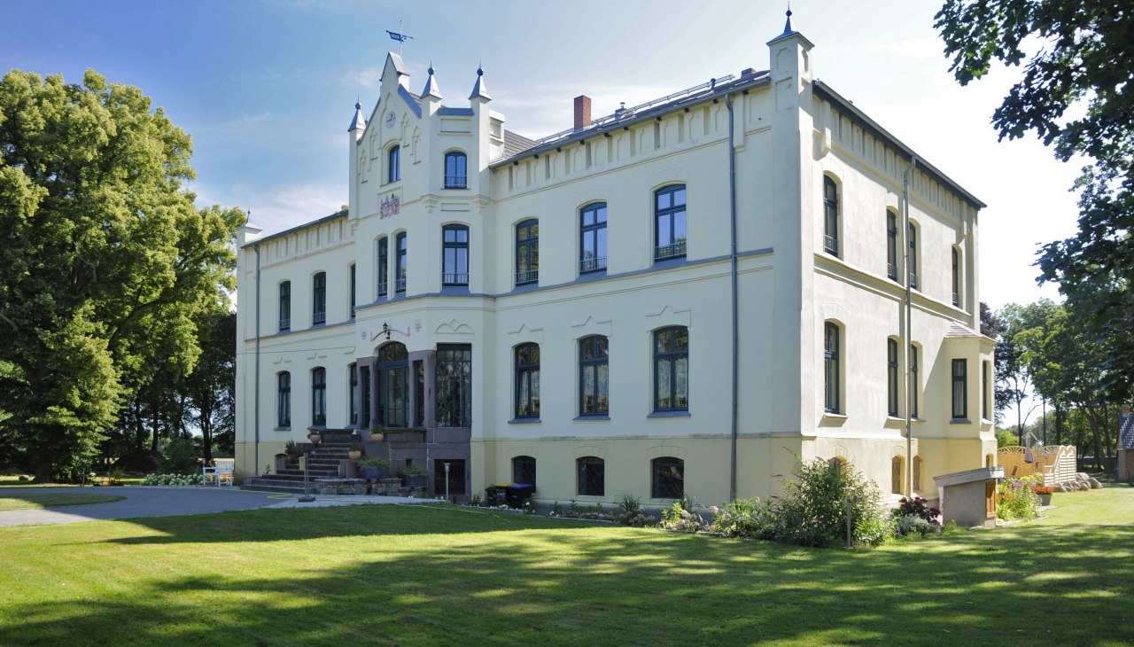 Vooraanzicht van het landhuis Alt Vorwerk, © Axel Thiessenhusen Vooraanzicht van het landhuis Alt Vorwerk, © Axel Thiessenhusen