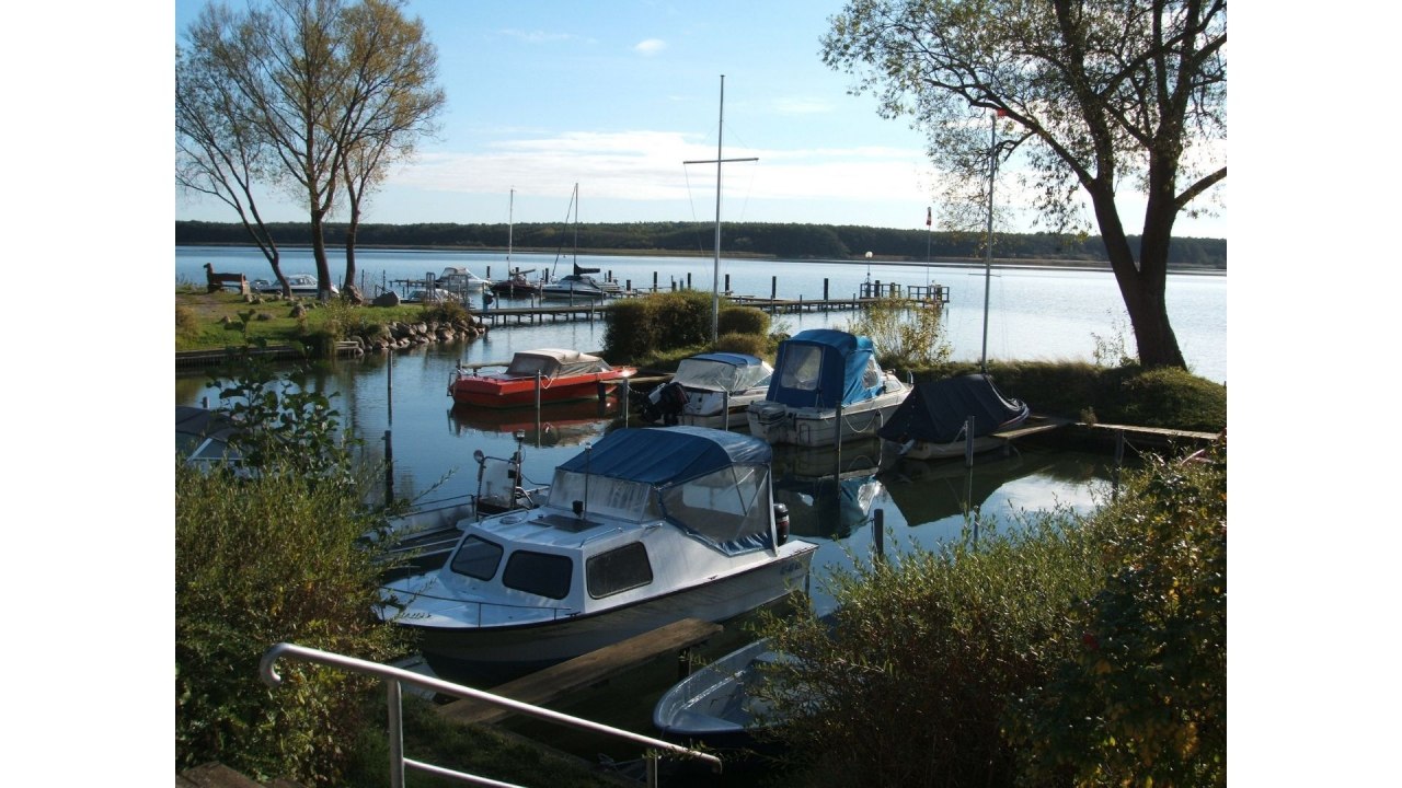Marina in Bad Kleinen // © Geertje Schumann Marina in Bad Kleinen // © Geertje Schumann