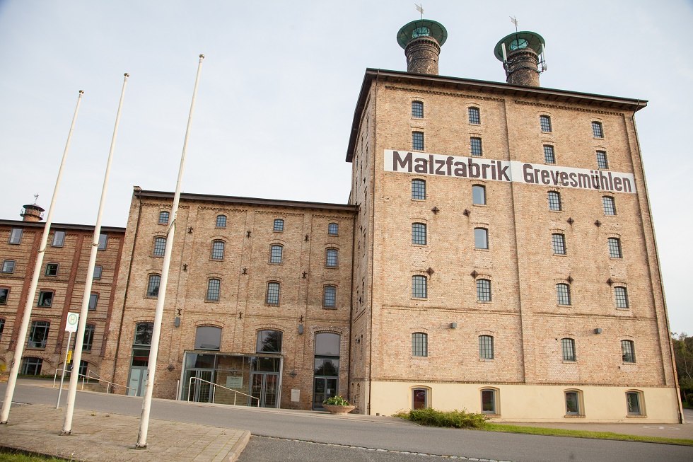Heute ist die Malzfabrik Sitz der Verwaltung des Landkreises Nodwestmecklenburg. // © Frank Burger Heute ist die Malzfabrik Sitz der Verwaltung des Landkreises Nodwestmecklenburg. // © Frank Burger