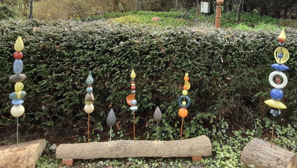 Stelen zum zusammenzustellen, Keramik, © Regina Lüdecke Stelen zum zusammenzustellen, Keramik, © Regina Lüdecke