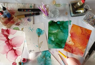 Beispiel Malerei mit Alcohol-Ink, gestaltet von Sandra Gockel // © Sandra Gockel Beispiel Malerei mit Alcohol-Ink, gestaltet von Sandra Gockel // © Sandra Gockel