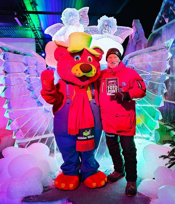 Karls Eiswelt Karlchen und Zsolt, © Othmar Schiffer-Belz Karls Eiswelt Karlchen und Zsolt, © Othmar Schiffer-Belz