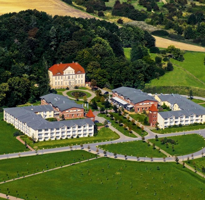 Luftansicht vom Sunday Resort R&uuml;gen // &copy; Sunday Resort