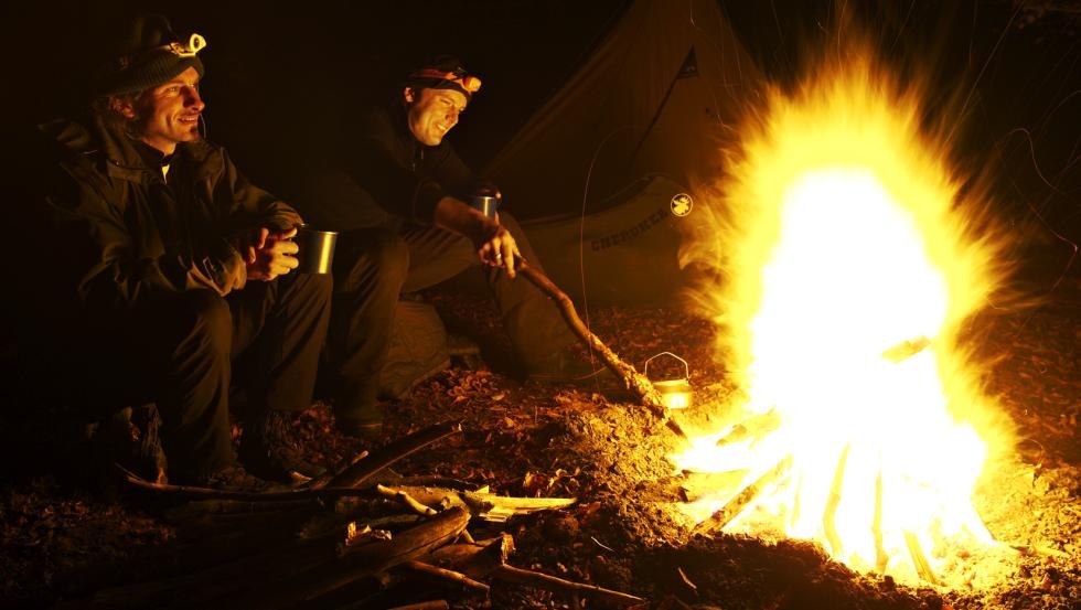 Nach einem ereignisreichen Tag gem&uuml;tlich am Lagerfeuer den Abend ausklingen lassen // &copy; MV-T/LH