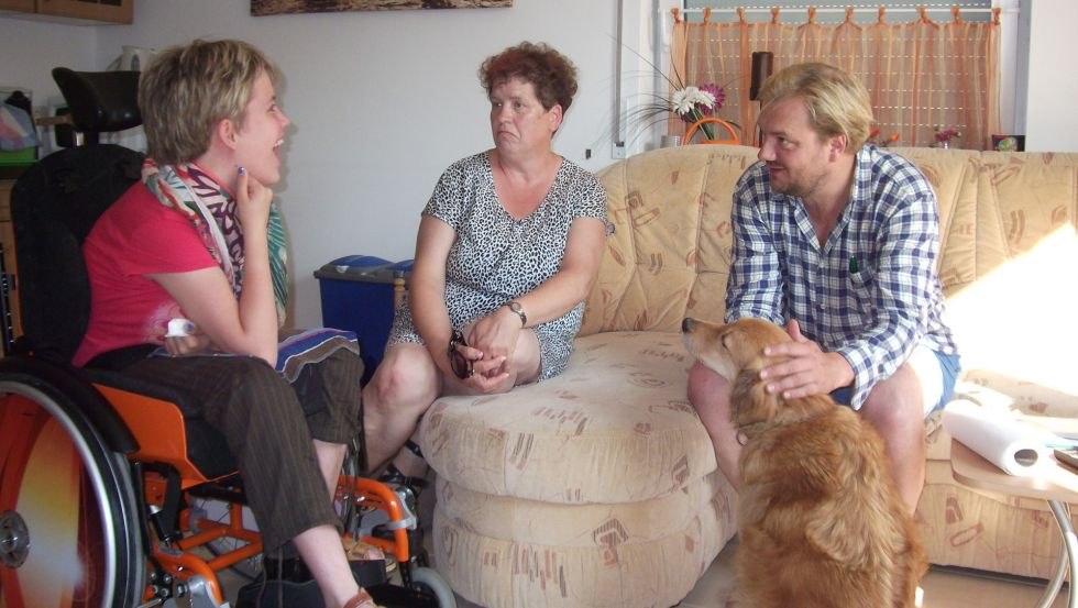 Überraschung im Urlaub: Im dritten Urlaubsjahr lernte Marleen den Vereinspaten von Birkenzweig e. V., Schauspieler Charly Hübner, einmal persönlich kennen, © Birkenzweig e. V. Überraschung im Urlaub: Im dritten Urlaubsjahr lernte Marleen den Vereinspaten von Birkenzweig e. V., Schauspieler Charly Hübner, einmal persönlich kennen, © Birkenzweig e. V.