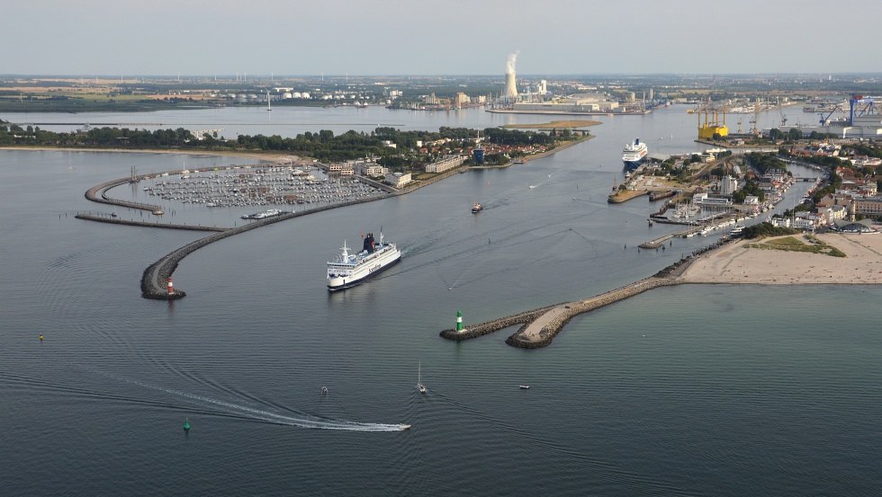 Luftaufnahme der Warnemünder Mole // © TZRW - Reimer Wulf Luftaufnahme der Warnemünder Mole // © TZRW - Reimer Wulf