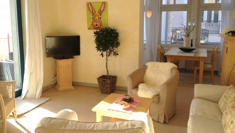 Wohnzimmeransicht im Turmhaus Kühlungsborn, © Turmhaus Kühlungsborn Wohnzimmeransicht im Turmhaus Kühlungsborn, © Turmhaus Kühlungsborn