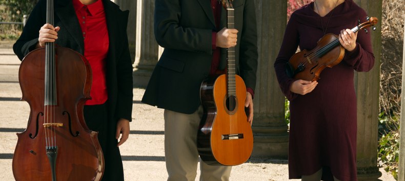 Friederike Templin – Violine, Emilia Garcés – Violoncello und Michael Kornmacher – Gitarre // © Musiker Friederike Templin – Violine, Emilia Garcés – Violoncello und Michael Kornmacher – Gitarre // © Musiker