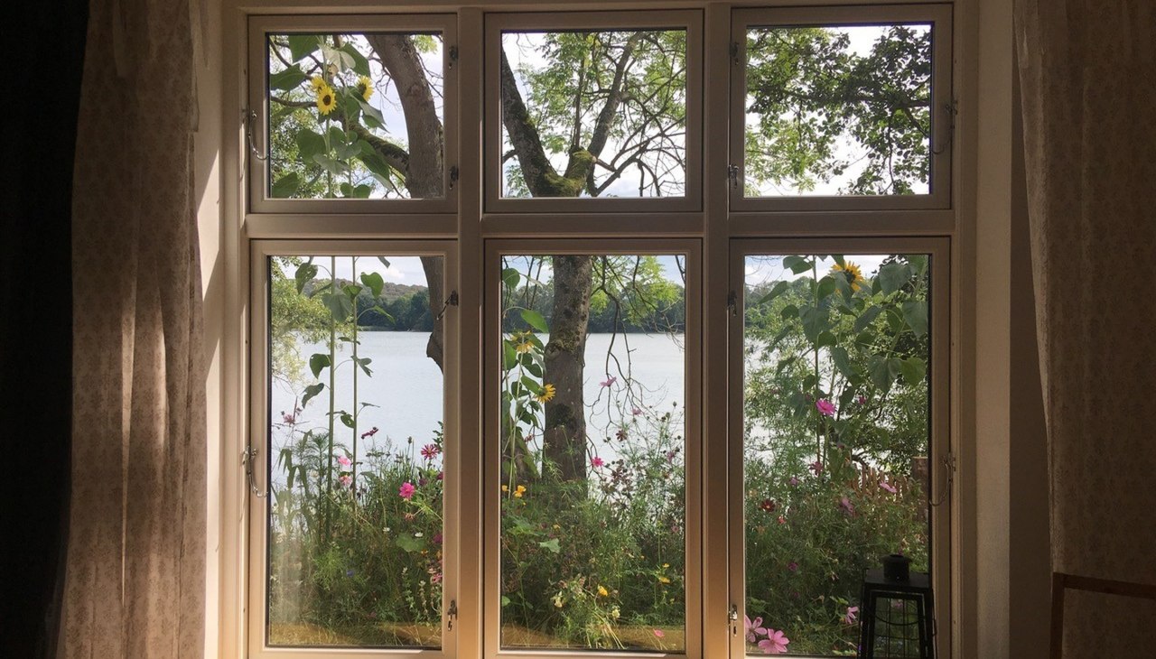 Ferienwohnung mit Seeblick im Gutshaus Woserin, &copy; Gutshaus Woserin / Sabine Puschmann