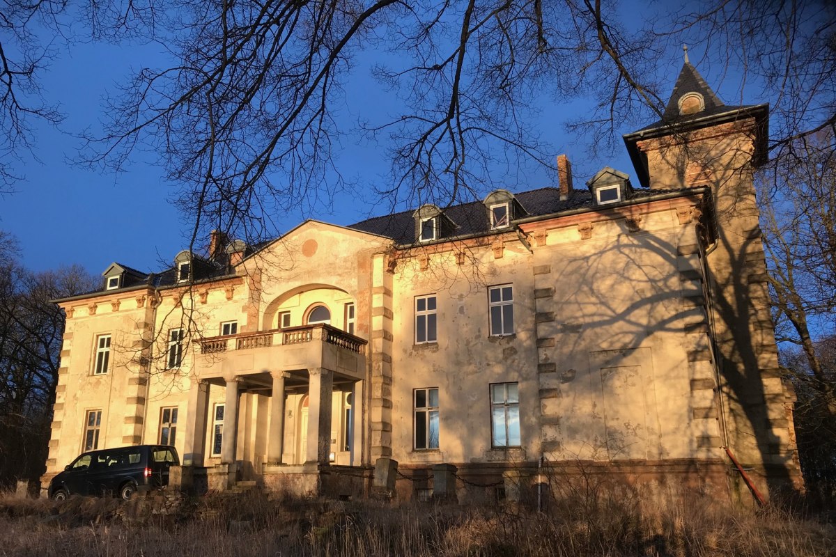 Schlo&szlig; Hohenbr&uuml;nzow: Ein neuer Fr&uuml;hling kommt ... // &copy; Gernot Pohl 2019