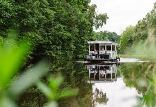 Mit dem Hausboot auf der Elde bei Parchim, © TMV/Erik Gross Mit dem Hausboot auf der Elde bei Parchim, © TMV/Erik Gross