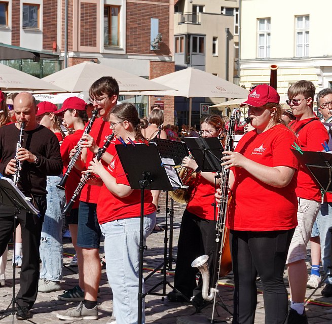 Bl&auml;sermusik auf dem Alten Markt Stralsund // &copy; Mp
