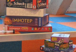 Mehrere Brettspiele aufeinandergestapelt, © Stadtbibliothek Stralsund Mehrere Brettspiele aufeinandergestapelt, © Stadtbibliothek Stralsund