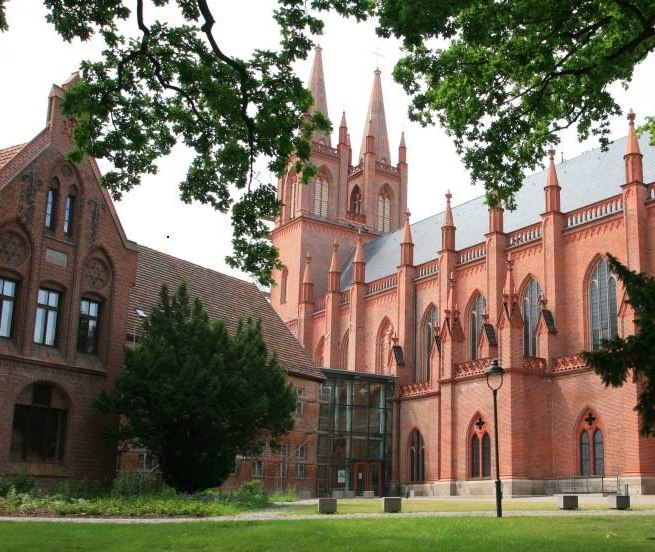 Das Kloster Dobbertin mit der Klosterkirche // © TV Mecklenburg-Schwerin e.V. Das Kloster Dobbertin mit der Klosterkirche // © TV Mecklenburg-Schwerin e.V.