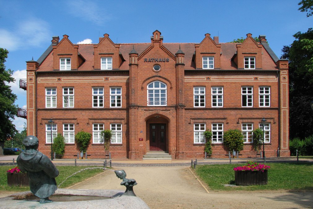 Rathaus der Stadt Dargun, © Marlies Kiauka