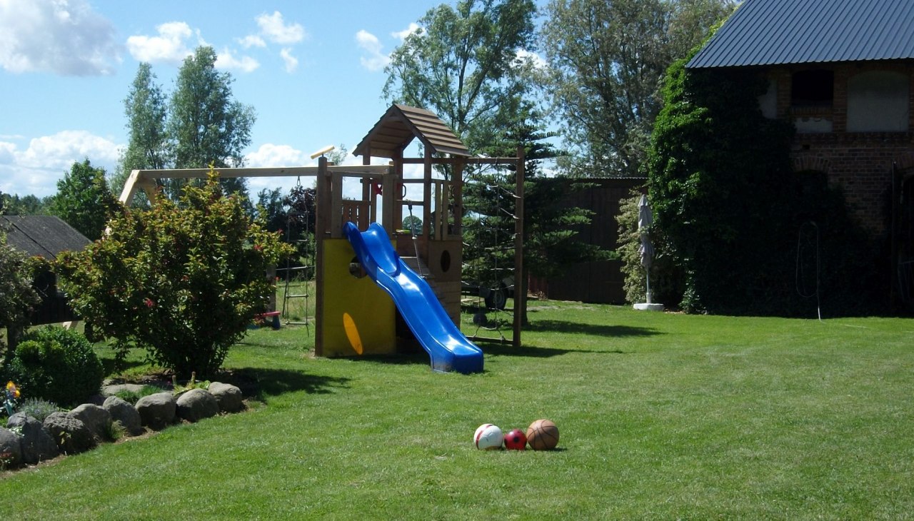 Een van de speeltuinen voor onze kleine gasten, © Dinserhof Een van de speeltuinen voor onze kleine gasten, © Dinserhof