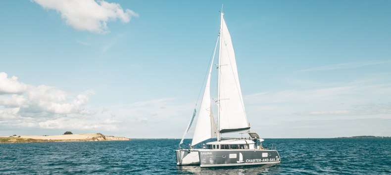 Segelspa&szlig; mit dem Katamaran in der d&auml;nischen S&uuml;dsee // &copy; Eric Beck