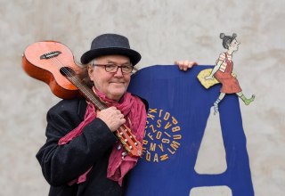 &copy; Gerhard Sch&ouml;ne