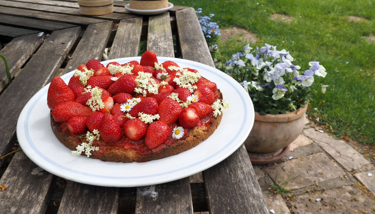 Ein leckerer Erdbeerkuchen als süßer Gruß aus der Schlossküche, © Annelie Maiwald Ein leckerer Erdbeerkuchen als süßer Gruß aus der Schlossküche, © Annelie Maiwald