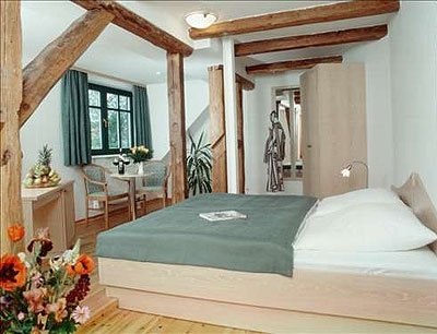 Doppelzimmer mit TV und Bad (DU/WC) // © Ferienkontor Doppelzimmer mit TV und Bad (DU/WC) // © Ferienkontor