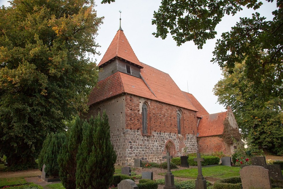 Die Kirche ist ein frühgotischer Feldsteinbau. // © Frank Burger Die Kirche ist ein frühgotischer Feldsteinbau. // © Frank Burger